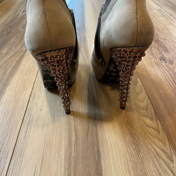 Cute sparkly Betsey Johnson boots - Picture 3 of 3